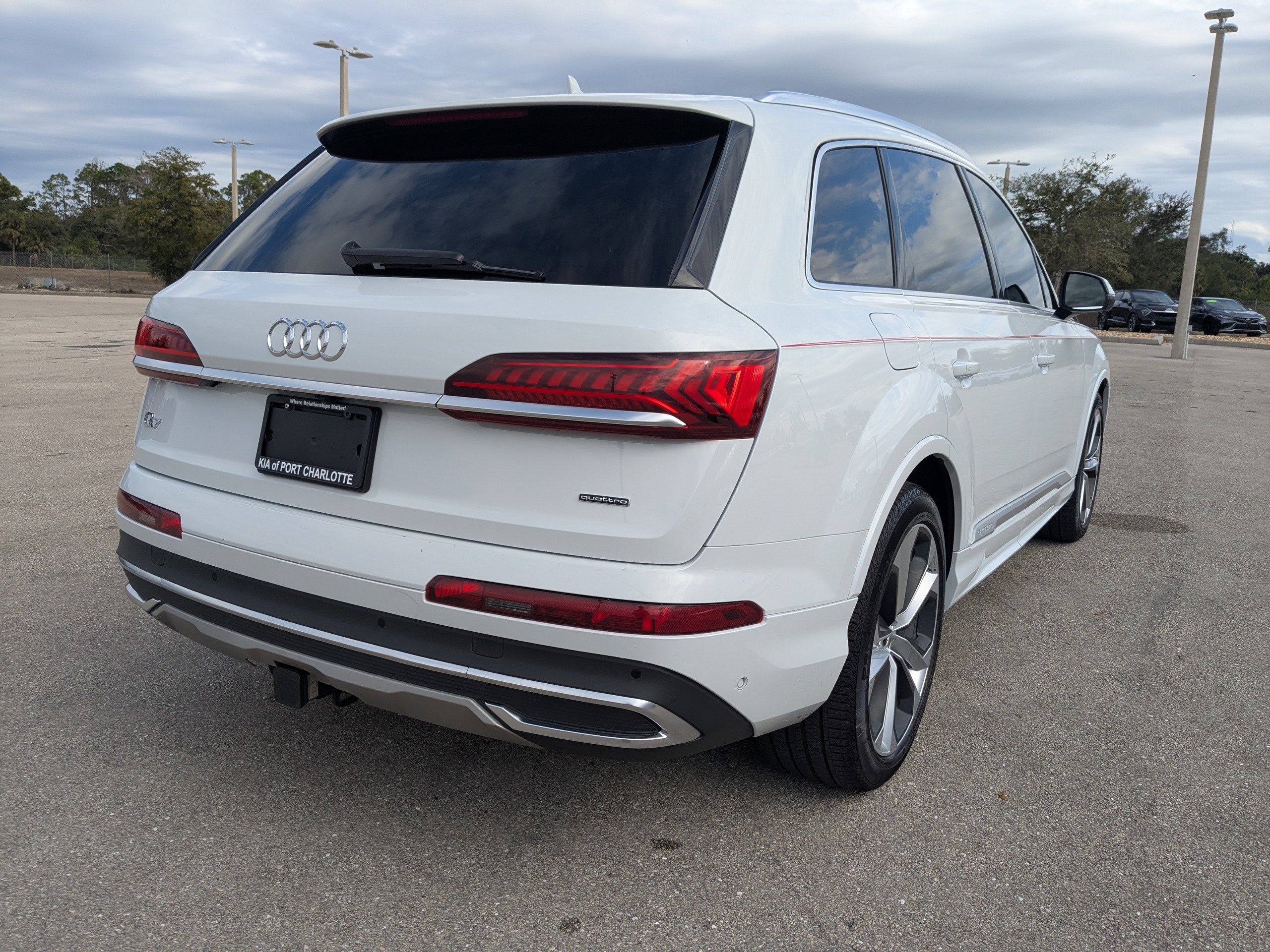 Used 2020 Audi Q7 3.0T Prestige image 4