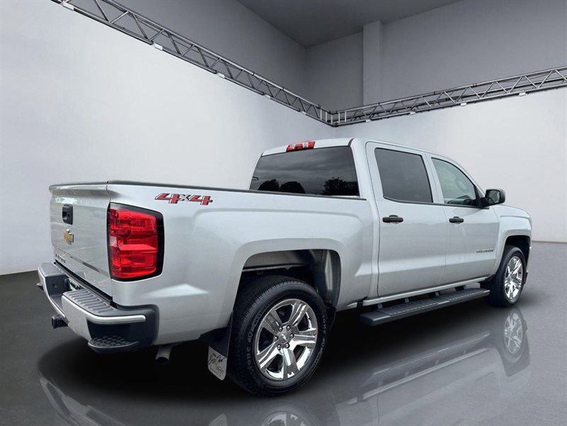 Used 2018 Chevrolet Silverado 1500 Custom w/ Custom Value Package AWD/4WD image 8