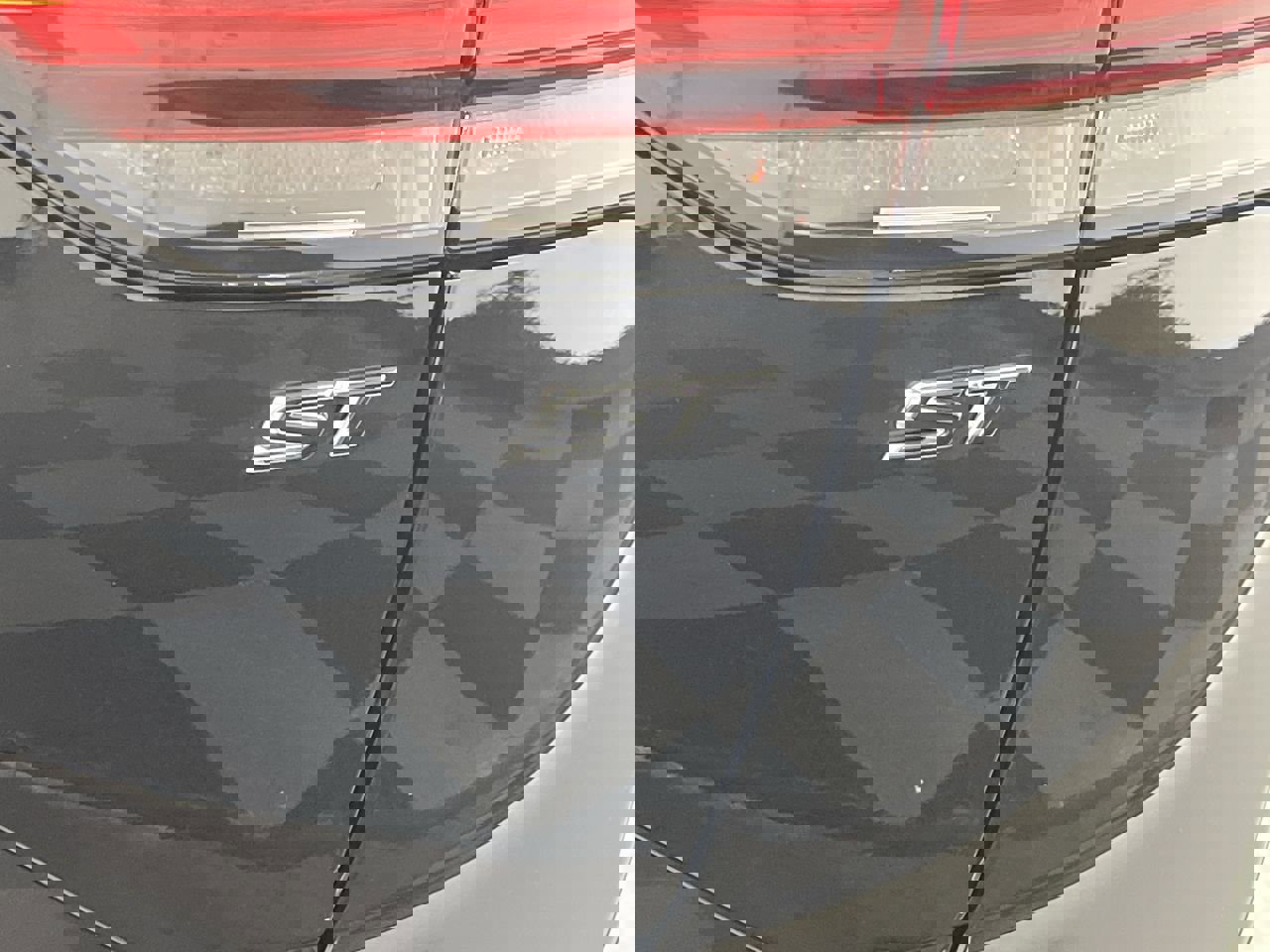 Certified 2023 Buick Envision Preferred w/ Sport Touring Package image 32