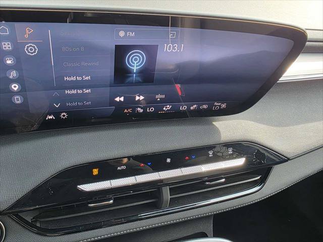 Used 2025 Buick Enclave Preferred AWD/4WD image 26