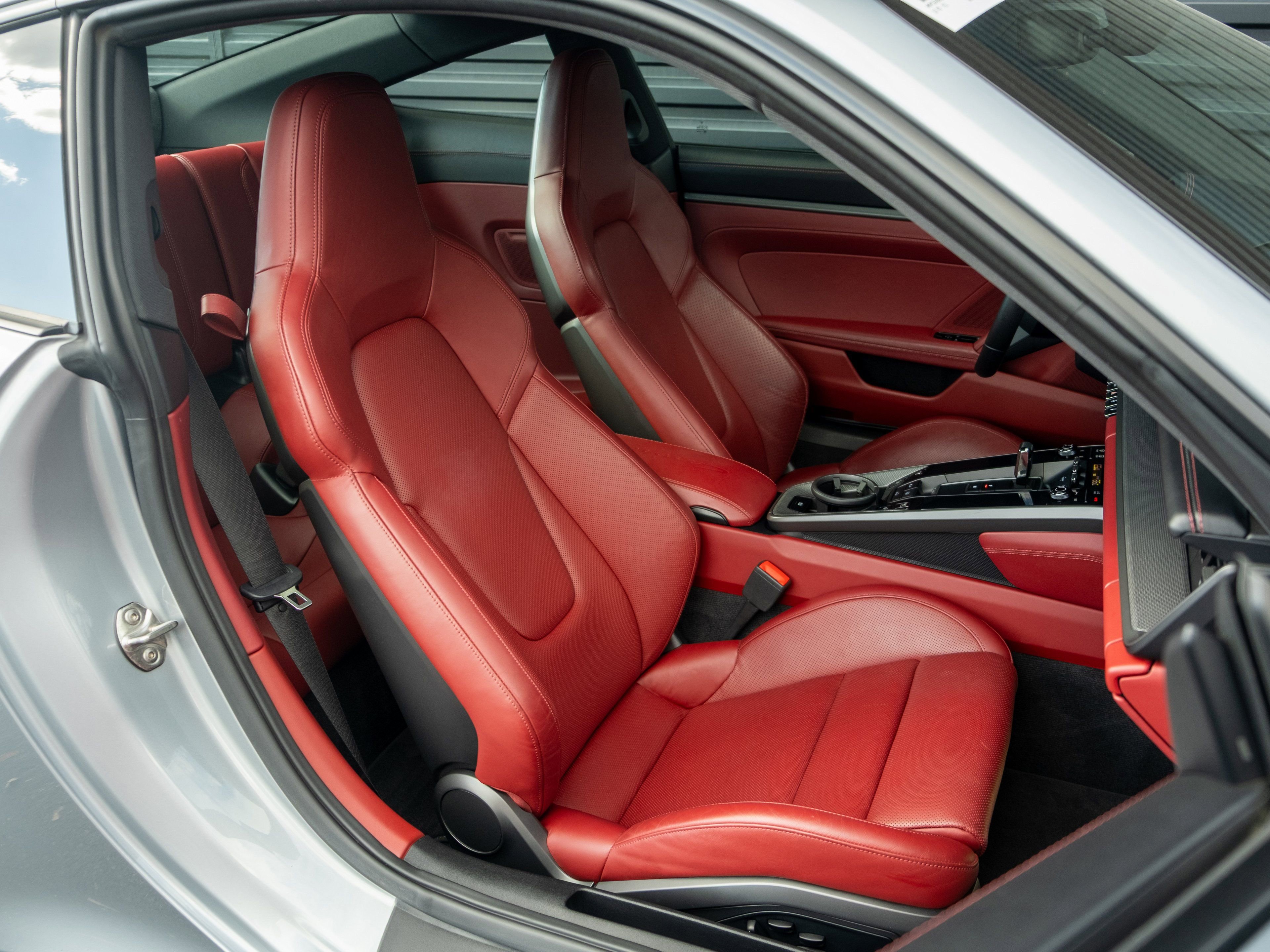 Certified 2020 Porsche 911 Carrera 4S AWD/4WD image 33
