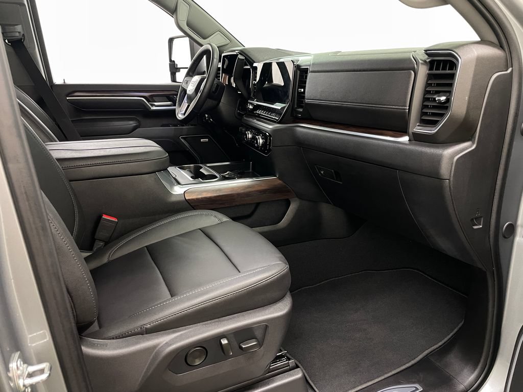 Used 2026 GMC Sierra 2500 SLT w/ SLT Premium Package AWD/4WD image 40
