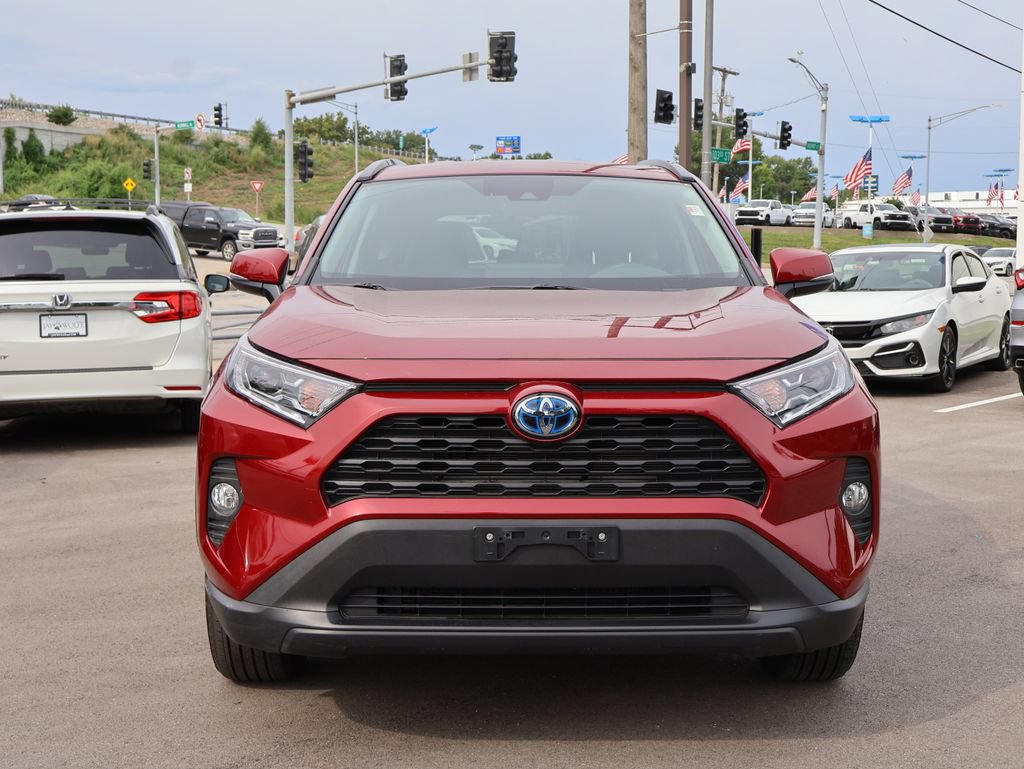 Used 2020 Toyota RAV4 XLE w/ XLE Grade Weather Package AWD/4WD image 2