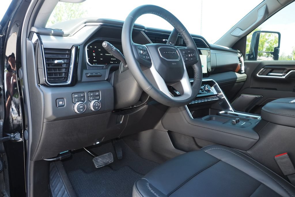 Used 2026 GMC Sierra 3500 Denali w/ Technology Package AWD/4WD image 13