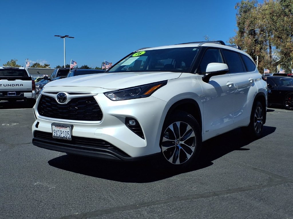 Certified 2026 Toyota Highlander XLE AWD/4WD image 39