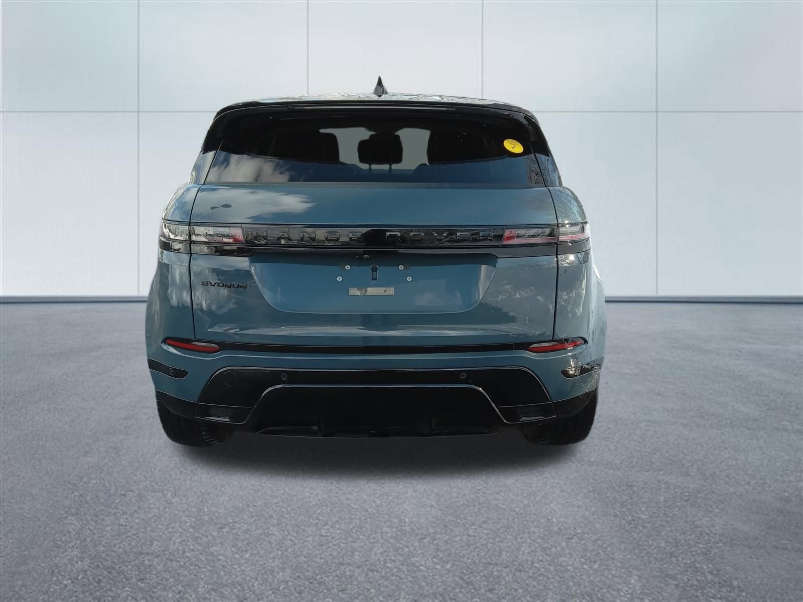 Used 2025 Land Rover Range Rover Evoque Dynamic SE AWD/4WD image 4