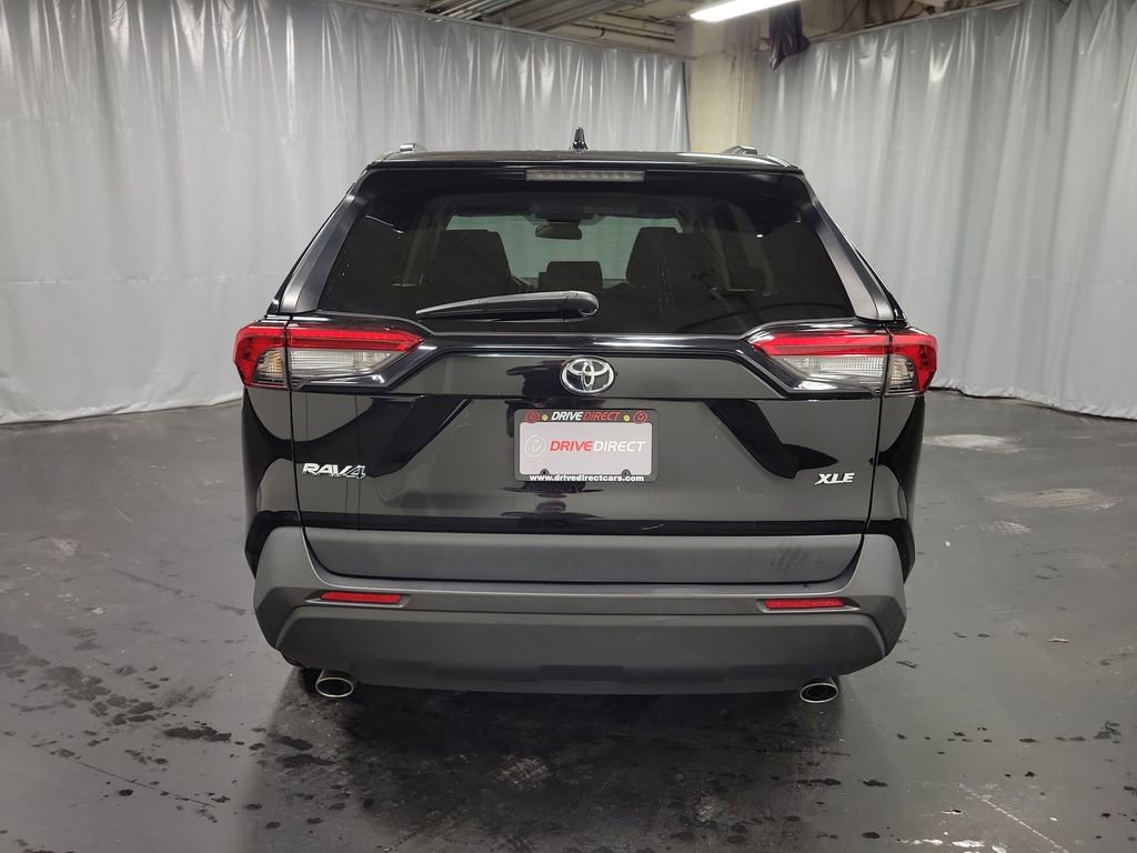 Used 2022 Toyota RAV4 XLE image 7