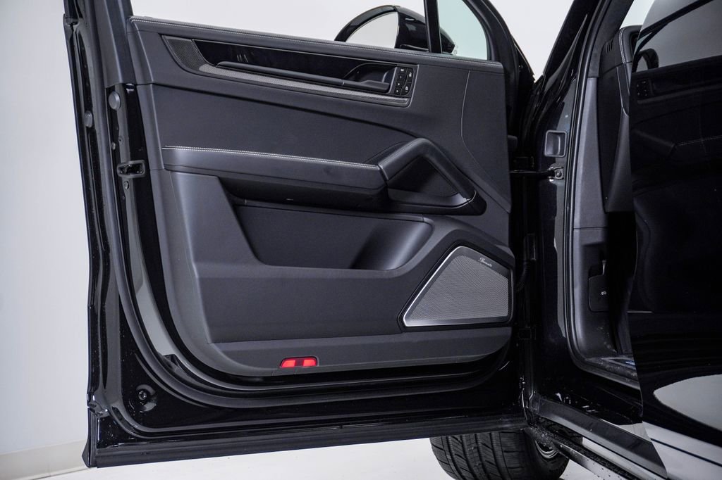 New 2026 Porsche Cayenne GTS image 25
