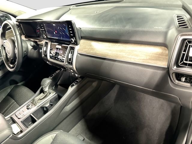 Used 2023 Kia Sorento S w/ Panoramic Sunroof Package AWD/4WD image 31