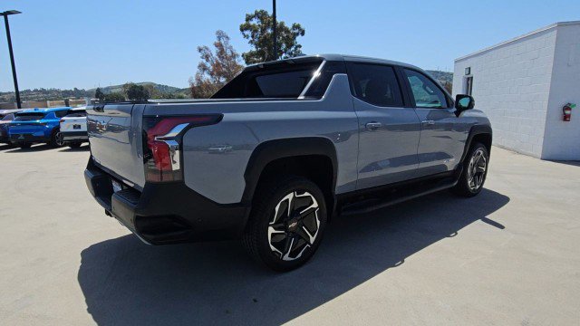 Used 2025 Chevrolet Silverado EV LT w/ LT Premium Package image 8