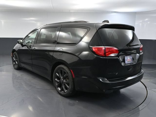 Used 2019 Chrysler Pacifica Touring-L Plus w/ Advanced Safetytec Group FWD image 7