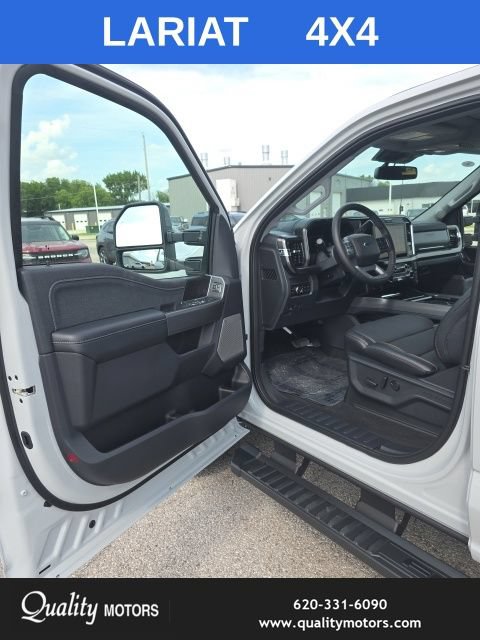 New 2026 Ford F250 Lariat w/ Black Appearance Package AWD/4WD image 10