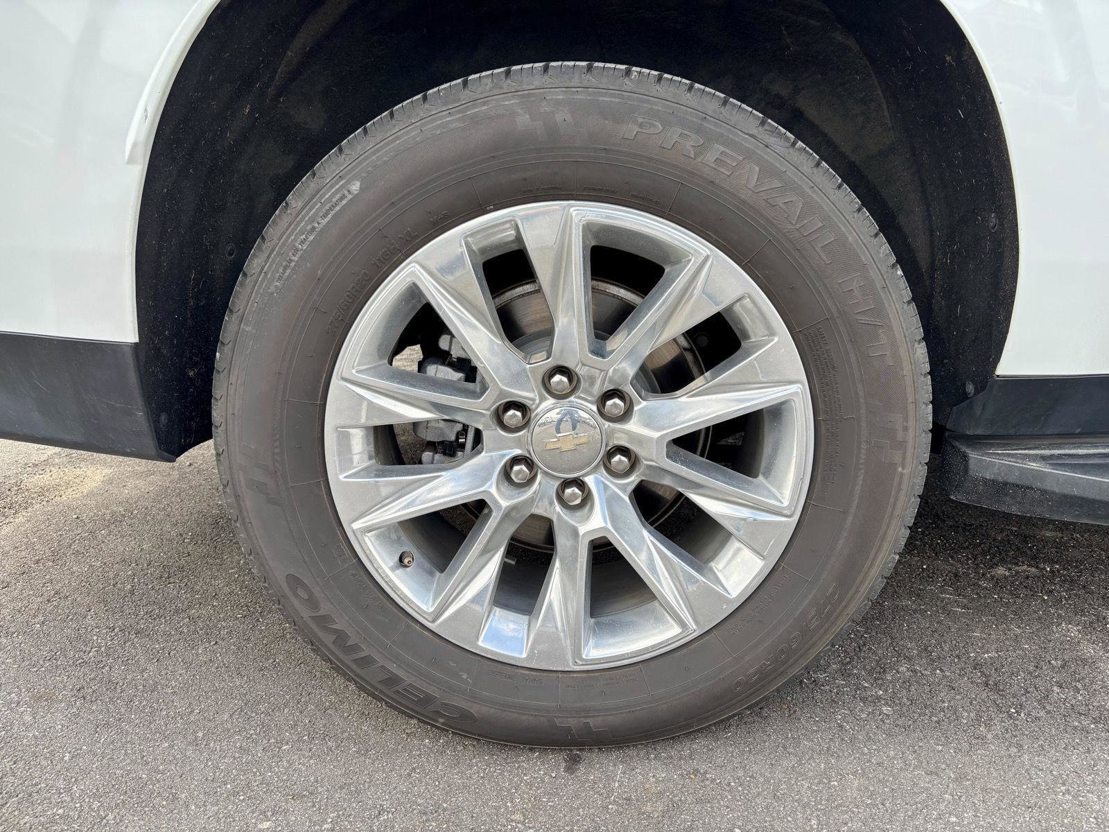 Used 2023 Chevrolet Suburban Premier image 44