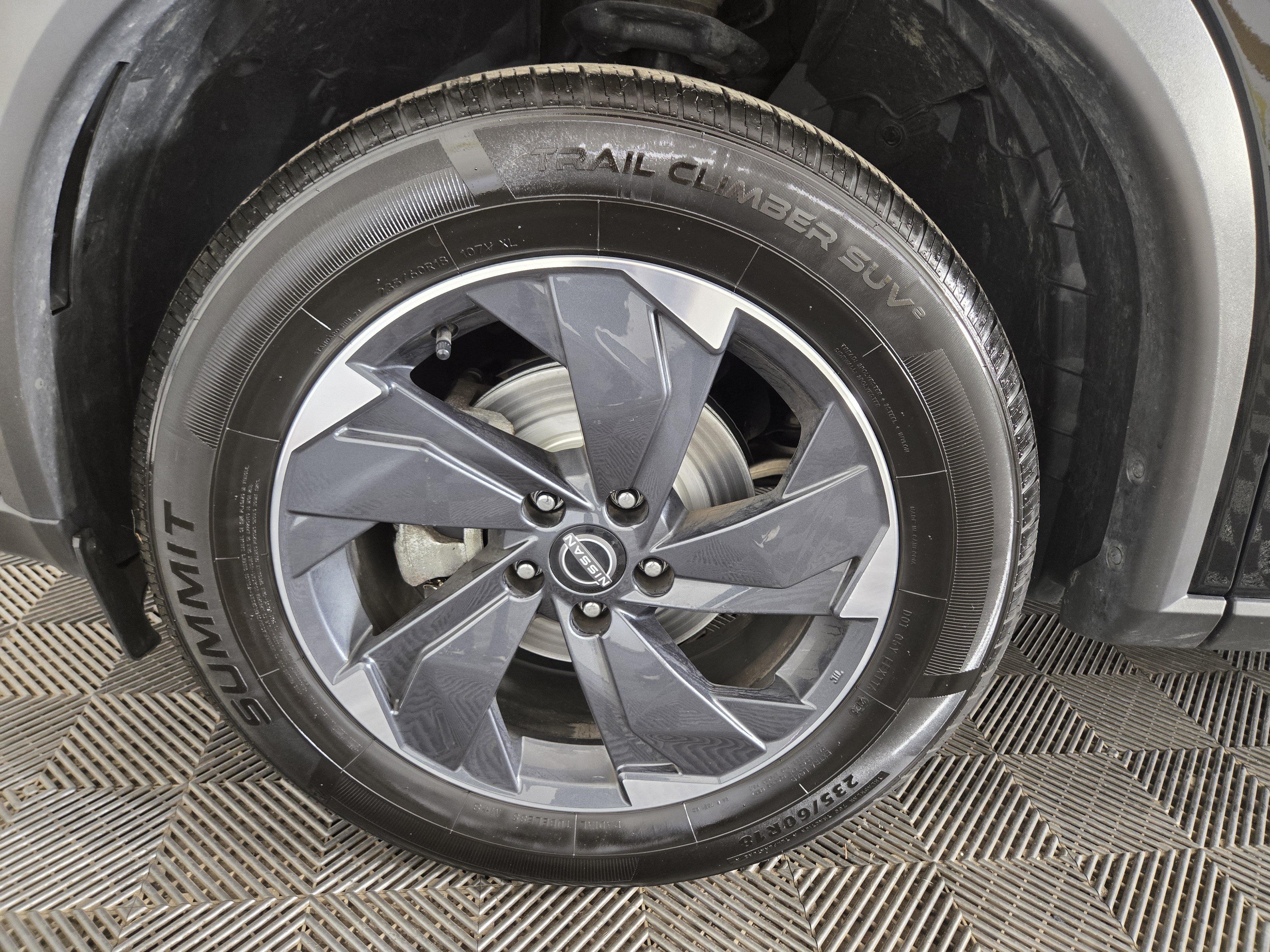 Used 2025 Nissan Rogue SV AWD/4WD image 31