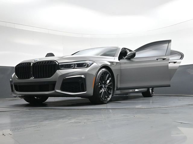 Used 2022 BMW 750i xDrive w/ Executive Package image 46