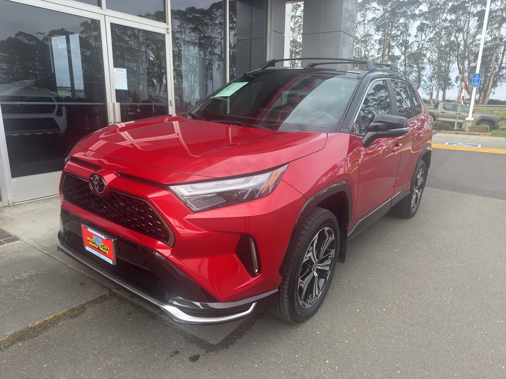 Used 2025 Toyota RAV4 XSE image 2
