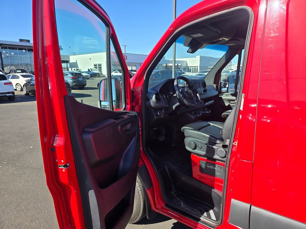 Used 2022 Mercedes-Benz Sprinter 2500 image 19