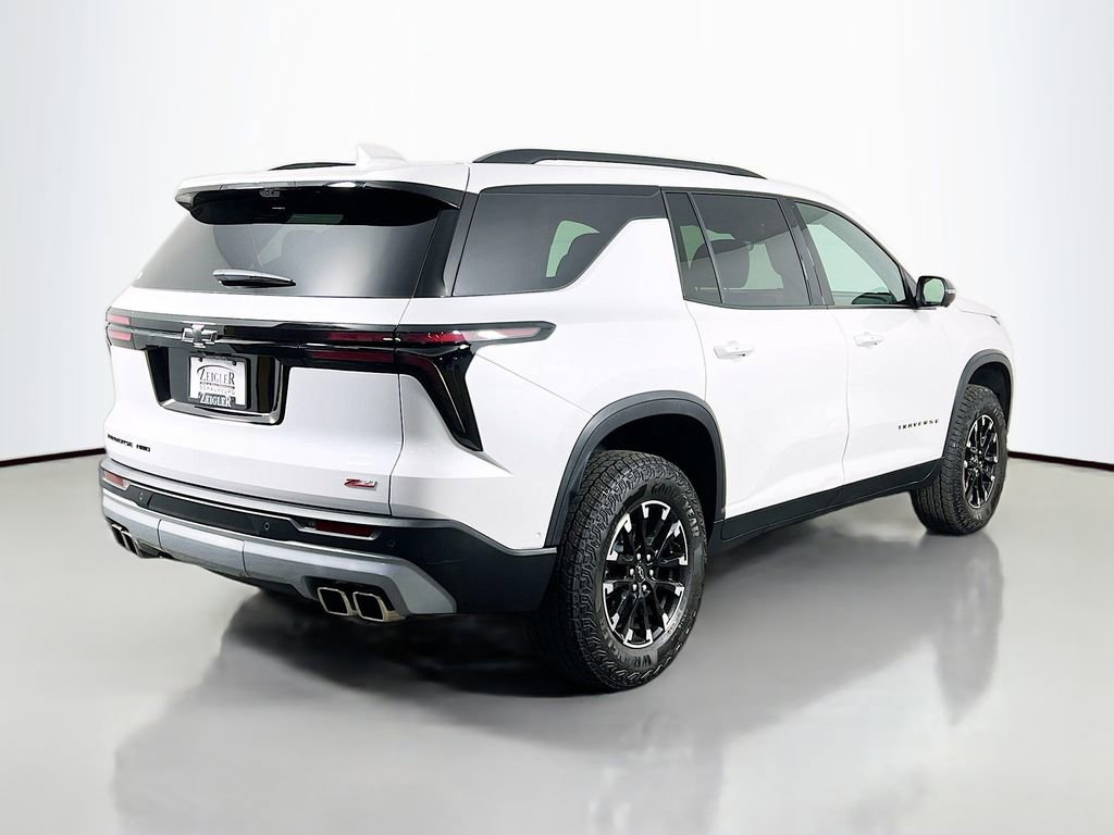 Used 2024 Chevrolet Traverse Z71 w/ Enhanced Driving Package image 5
