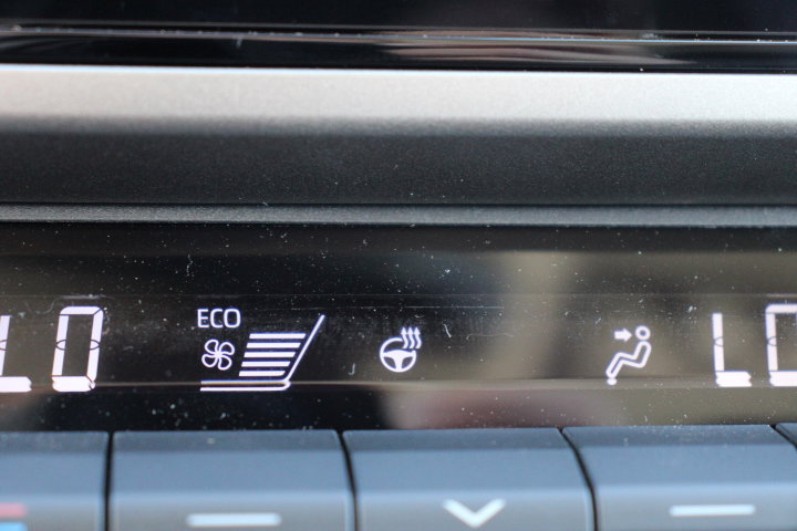 Certified 2025 Toyota Camry XLE image 31