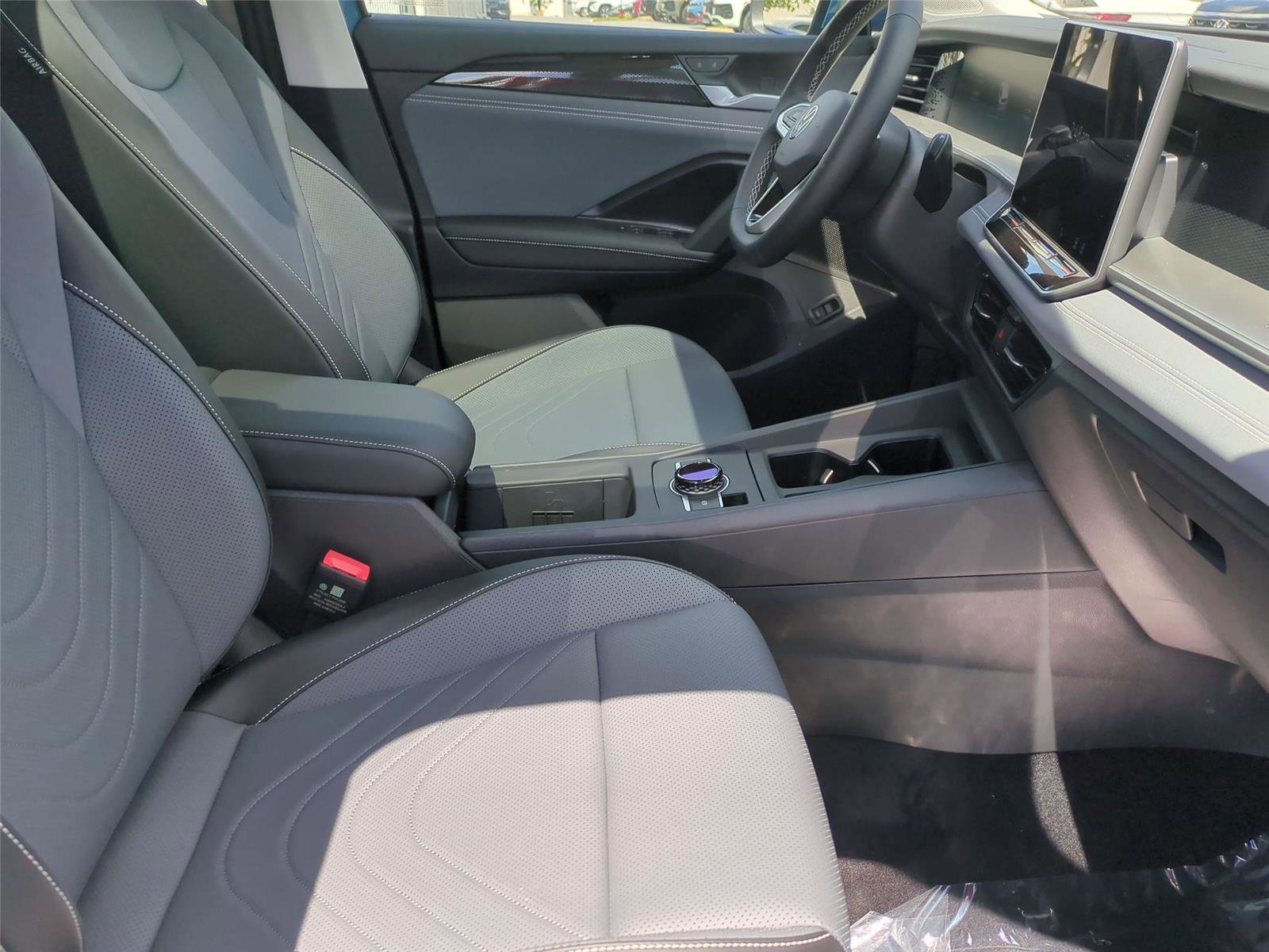 New 2026 Volkswagen Tiguan SE AWD/4WD image 19
