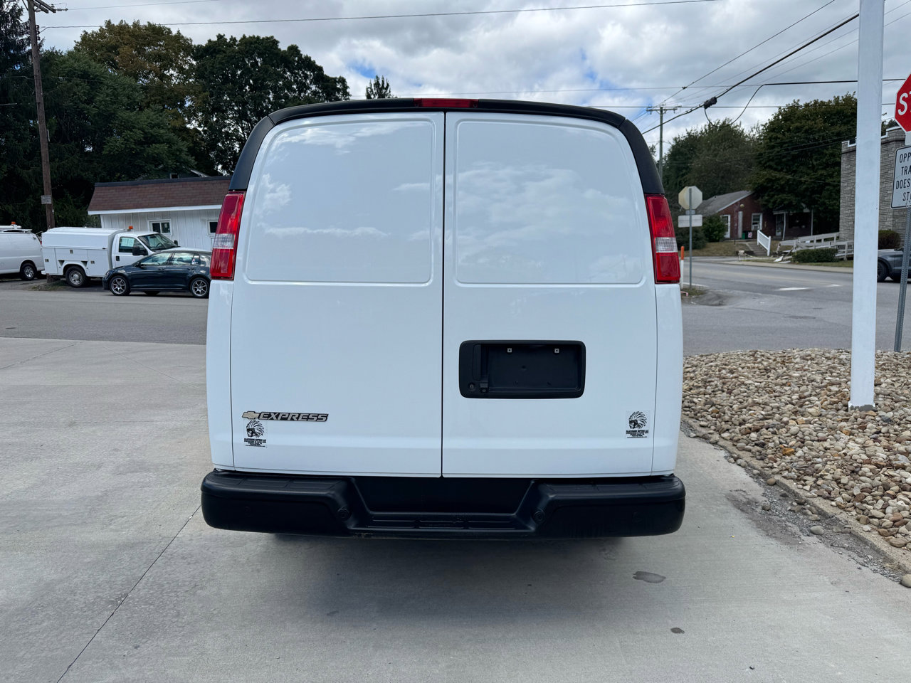 Used 2019 Chevrolet Express 2500 RWD image 8