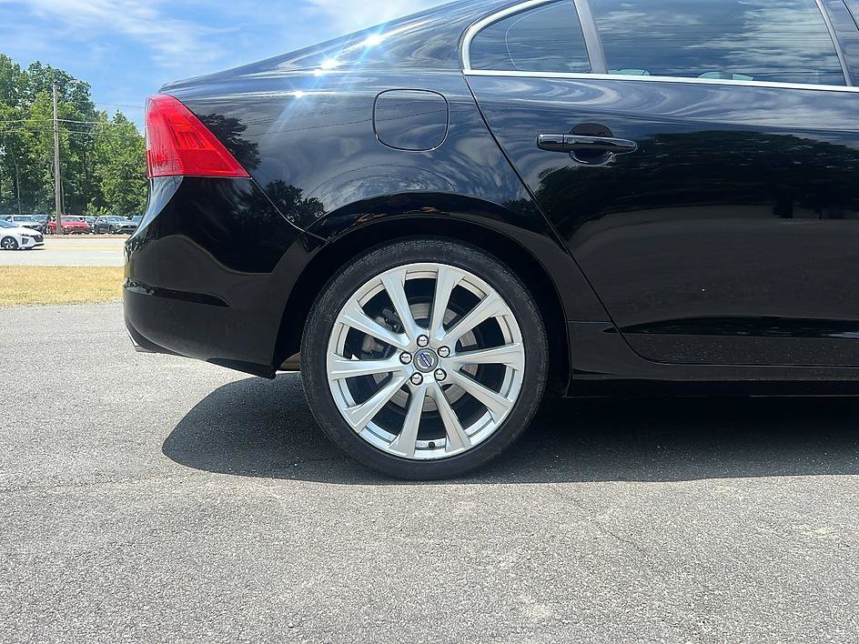 Used 2016 Volvo S60 T5 Inscription Platinum FWD image 23
