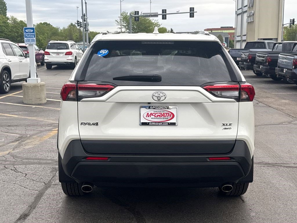 Used 2021 Toyota RAV4 XLE Premium AWD/4WD image 10
