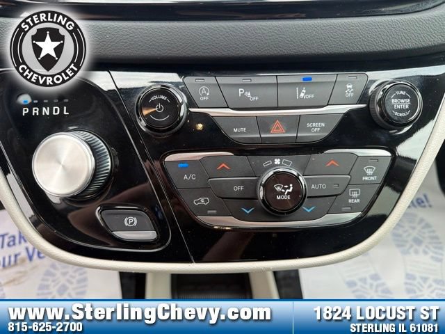 Used 2023 Chrysler Pacifica Touring-L FWD image 23