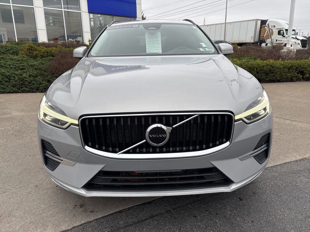 Certified 2023 Volvo XC60 B5 Core w/ Climate Package AWD/4WD image 3