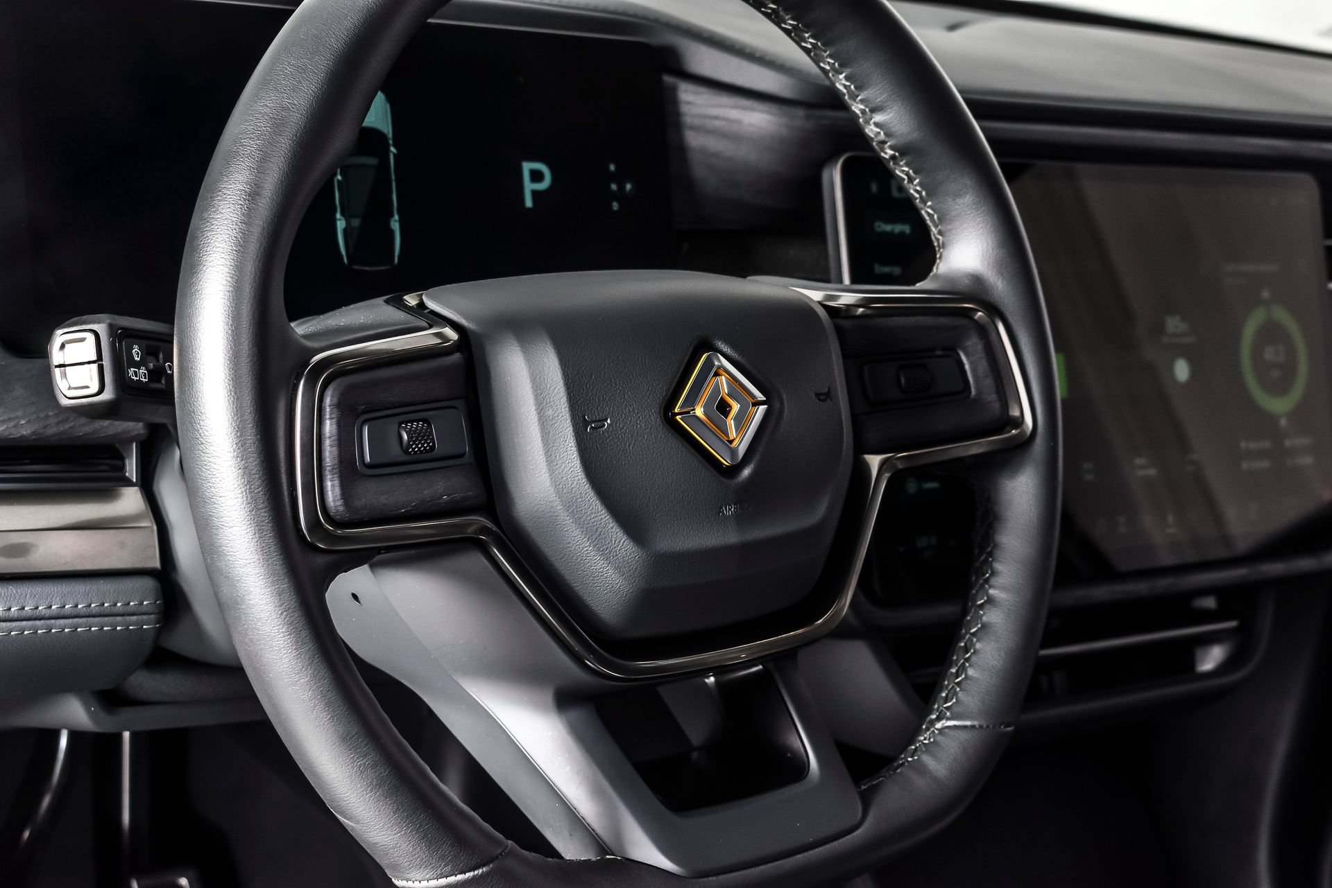 Used 2024 Rivian R1S Adventure AWD/4WD image 17