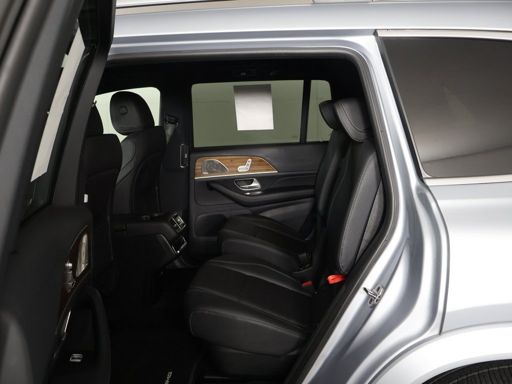 Used 2025 Mercedes-Benz GLS 450 4MATIC w/ AMG Line Exterior image 37