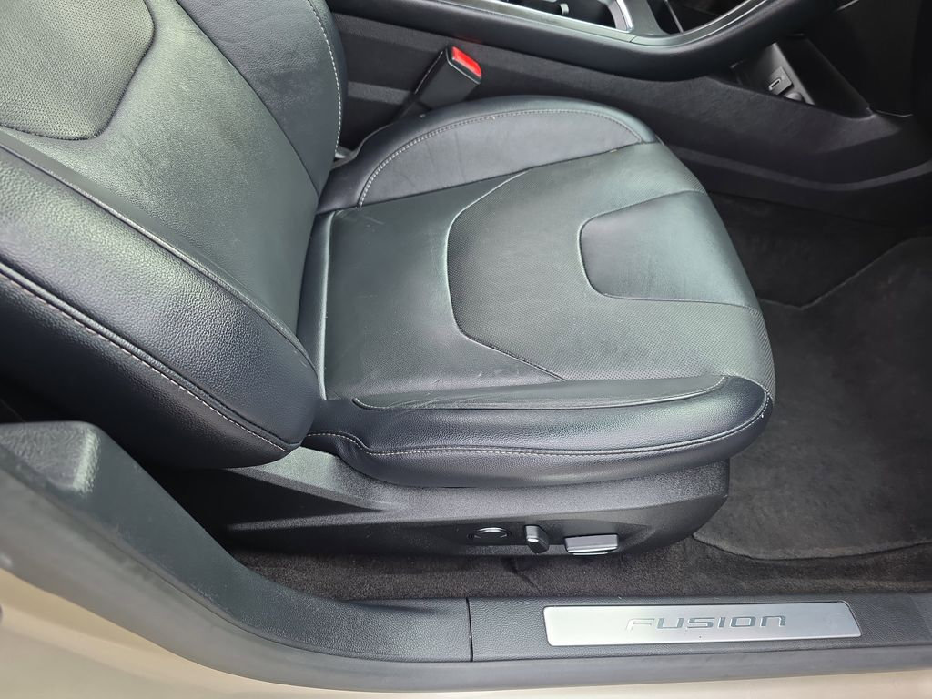 Used 2018 Ford Fusion Titanium image 10