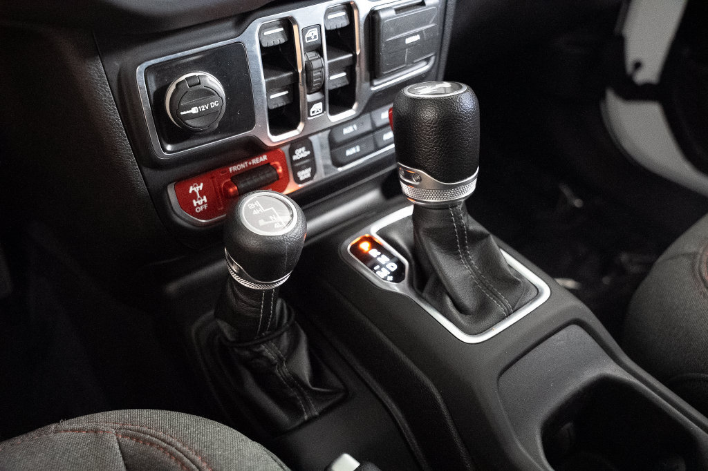 Used 2025 Jeep Wrangler Unlimited Rubicon AWD/4WD image 33