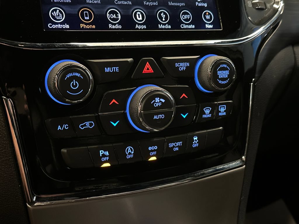 Used 2019 Jeep Grand Cherokee Altitude AWD/4WD image 15