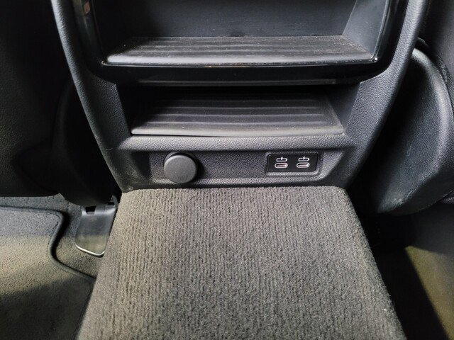 Used 2023 BMW 530i xDrive image 12