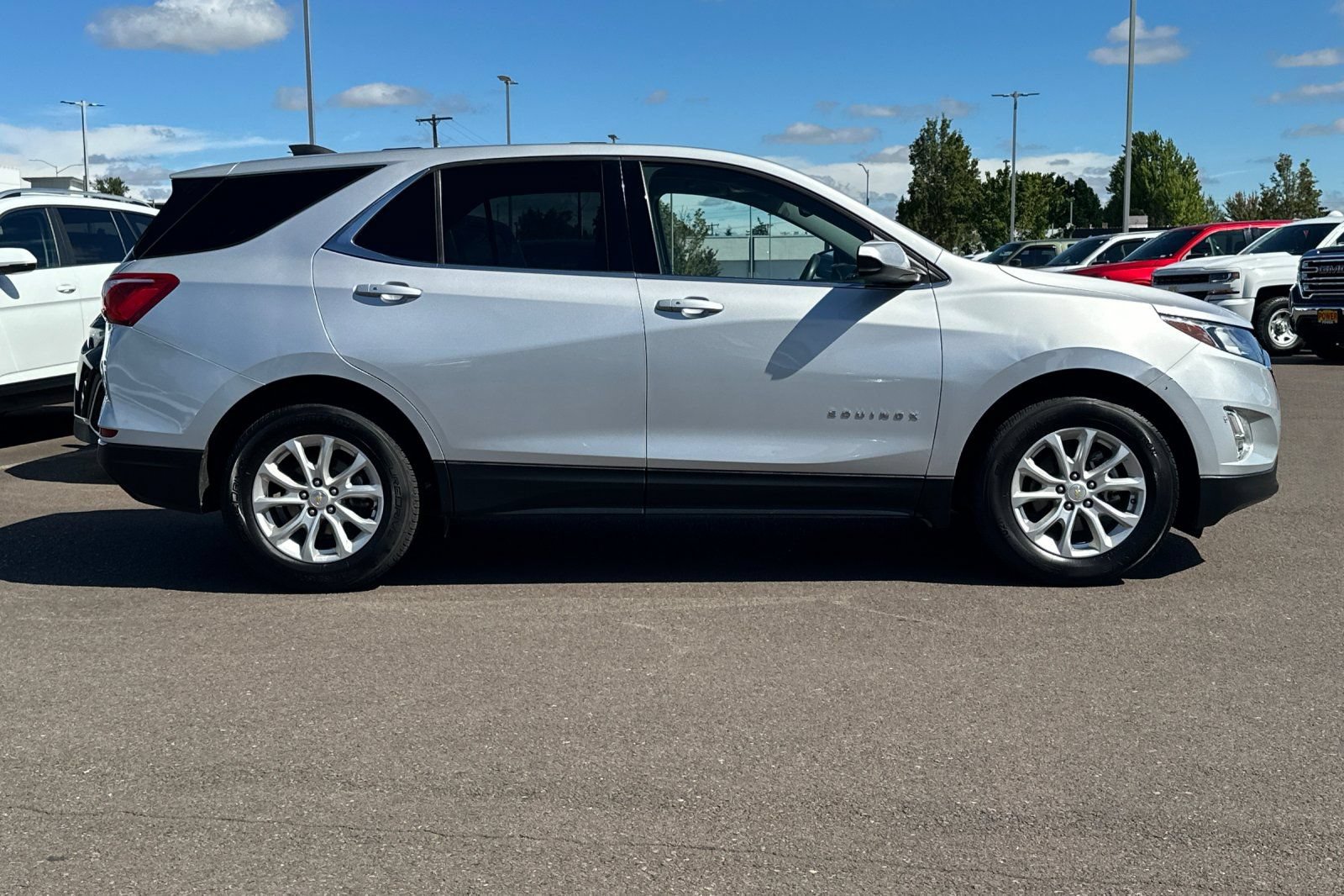 Used 2018 Chevrolet Equinox LT FWD image 3