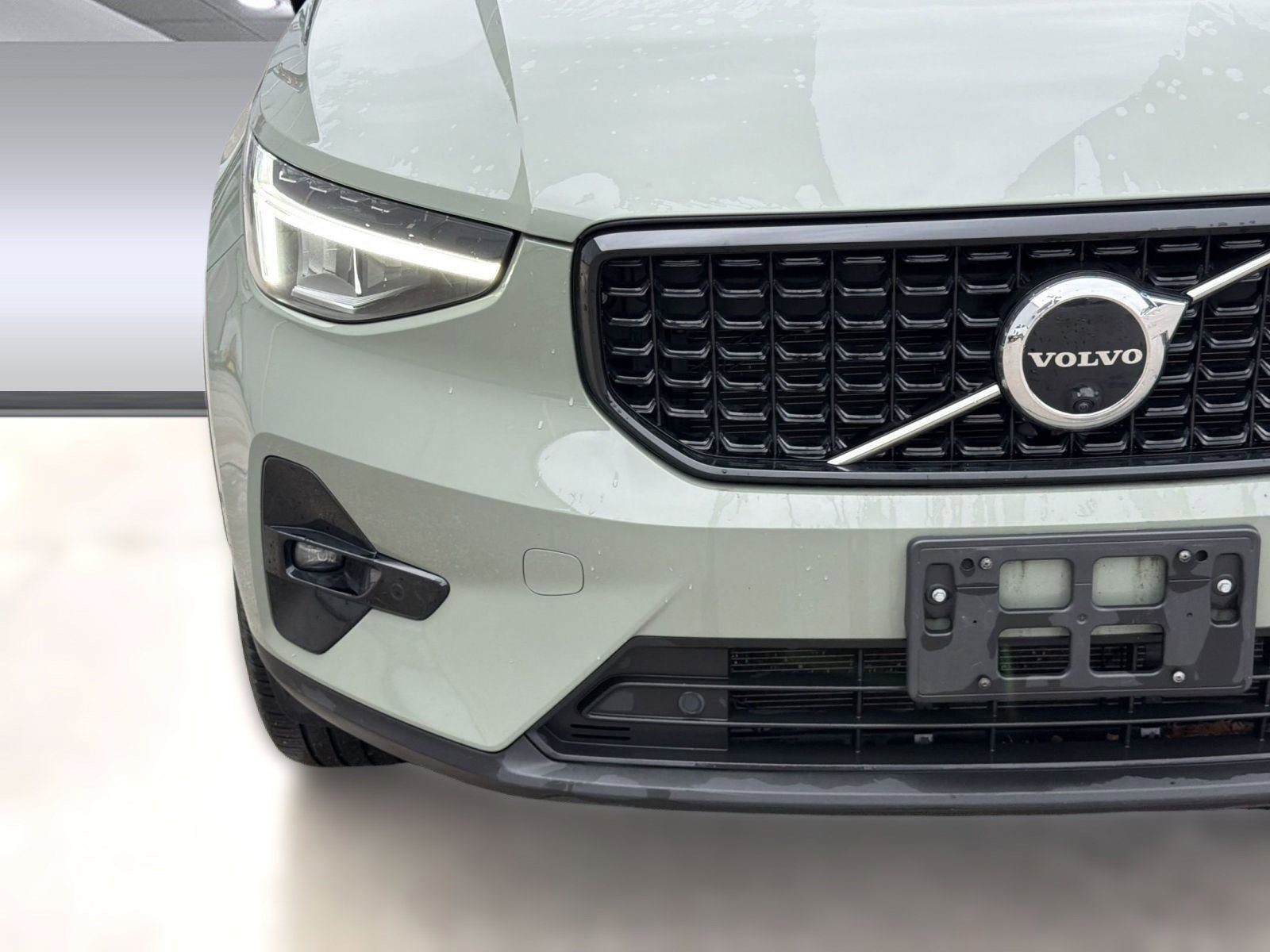 Certified 2023 Volvo XC40 B5 Plus w/ Driver Assist Package image 19