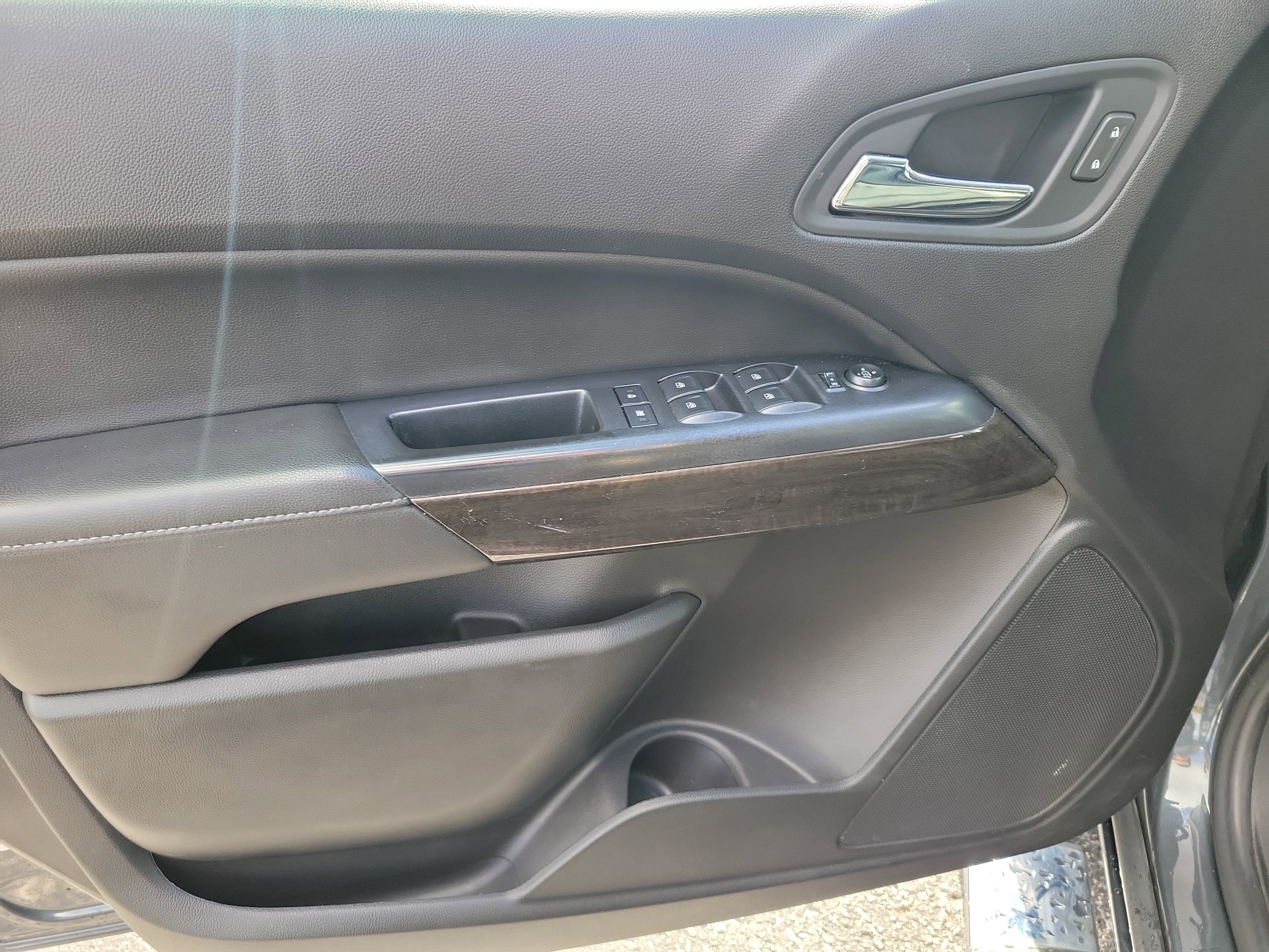 Used 2017 GMC Canyon SLT w/ Driver Alert Package image 16