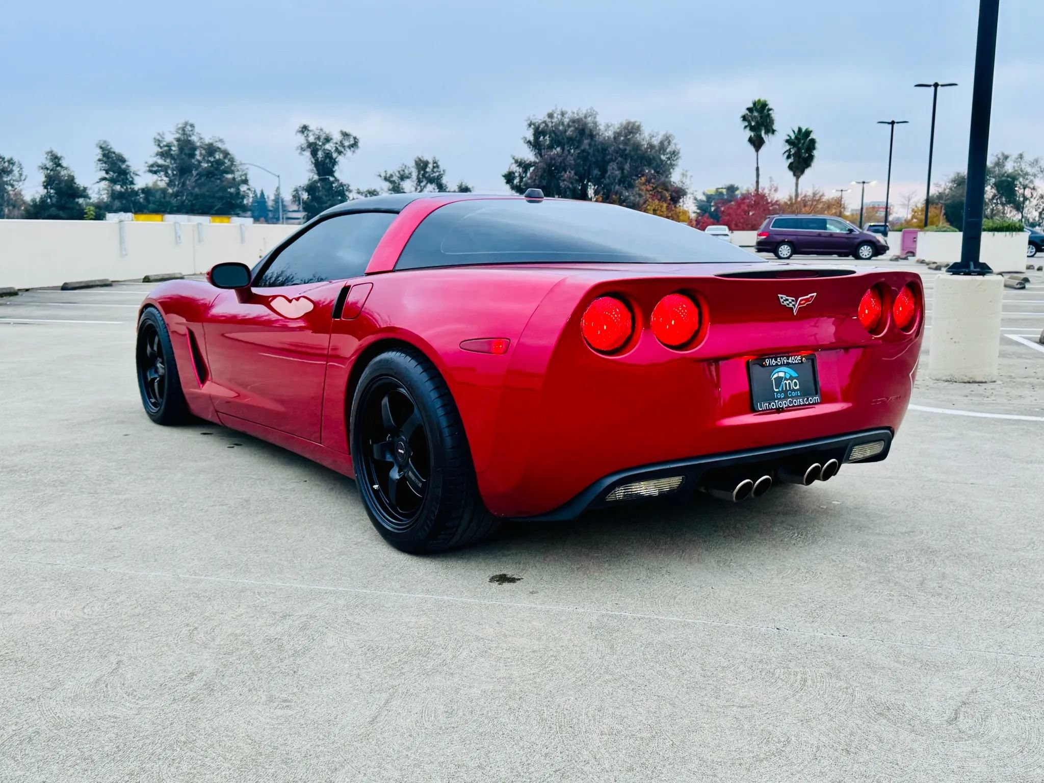 Used 2005 Chevrolet Corvette Coupe w/ Preferred Equipment Group RWD image 16