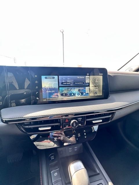 New 2025 Nissan Kicks SR image 14