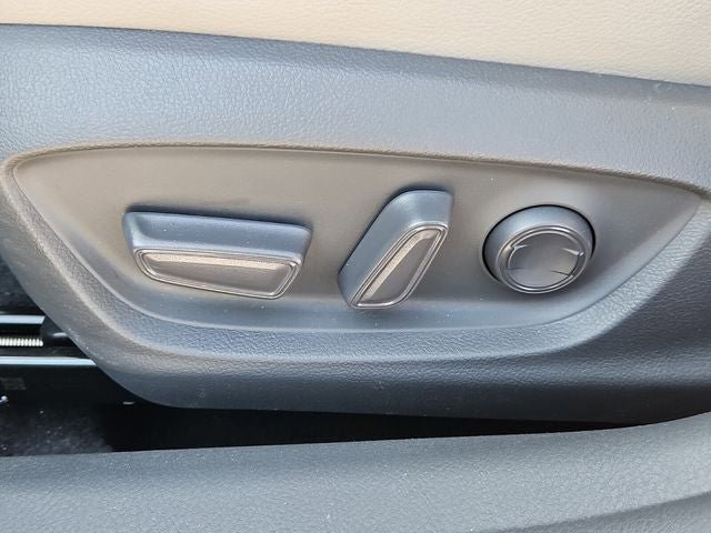 Used 2021 Toyota Camry XLE image 16