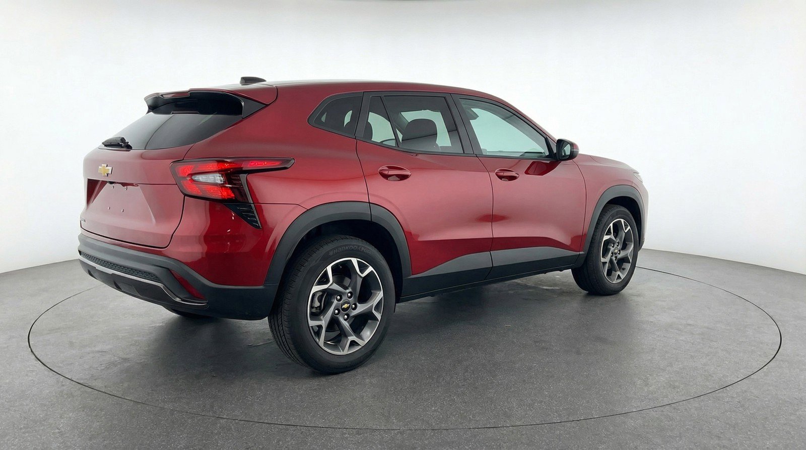 Used 2025 Chevrolet Trax LT FWD image 9