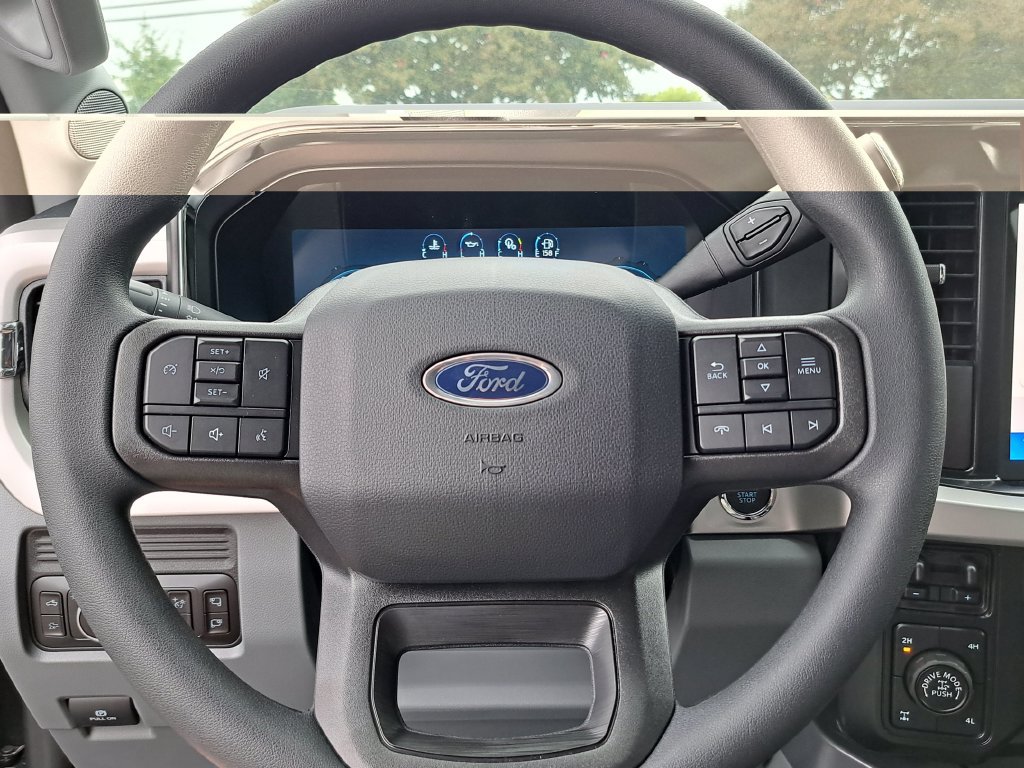 New 2026 Ford F350 XLT w/ XLT Premium Package AWD/4WD image 11