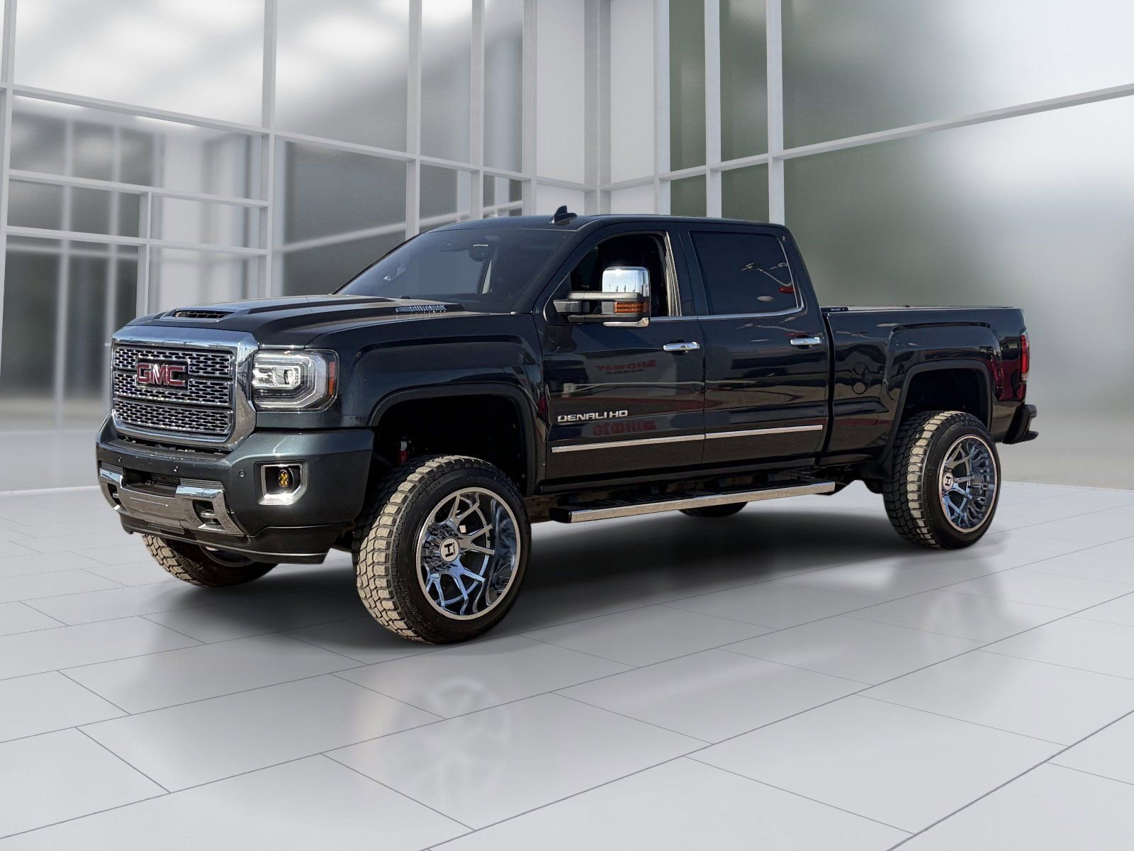 Used 2019 GMC Sierra 2500 Denali w/ Duramax Plus Package image 2
