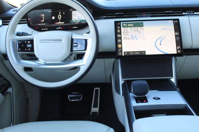 Used 2024 Land Rover Range Rover SE image 4