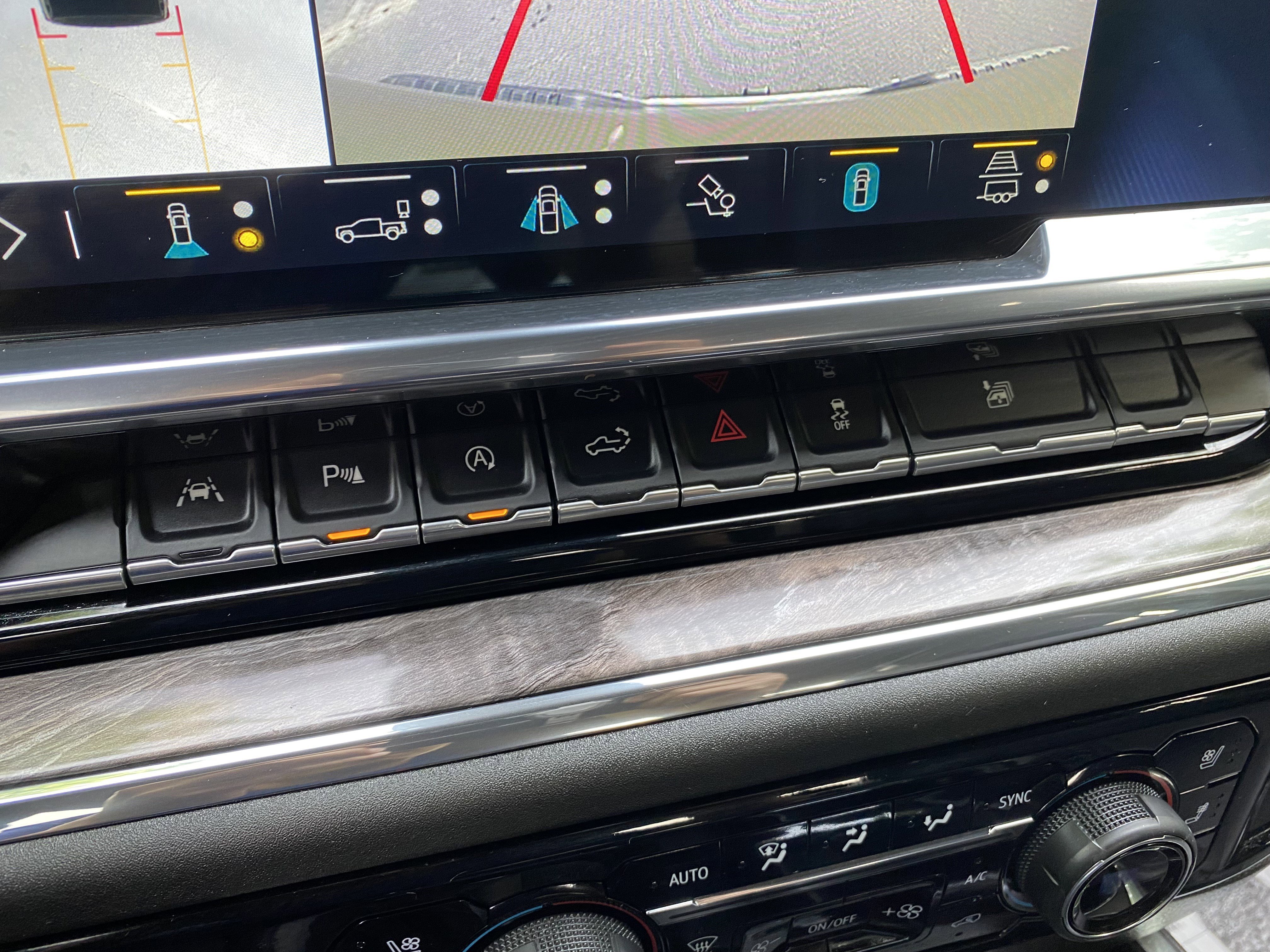 Used 2023 Chevrolet Silverado 1500 LTZ AWD/4WD image 28