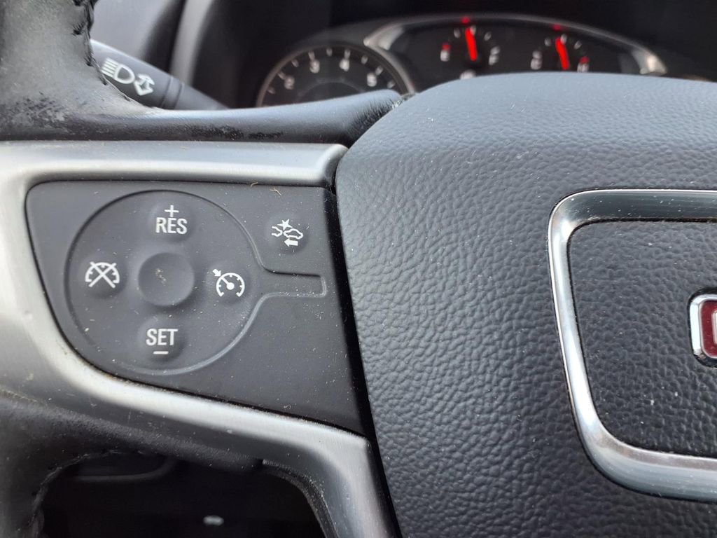 Used 2020 GMC Terrain SLE w/ Driver Convenience Package FWD image 16