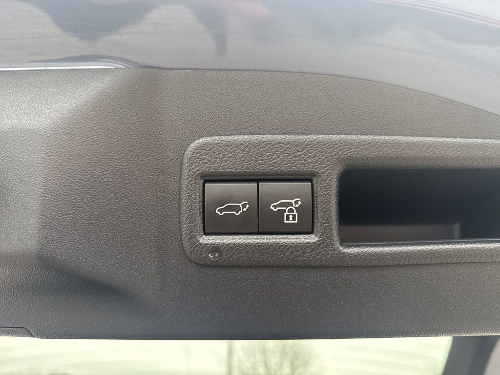 Used 2023 Subaru Solterra Limited image 25