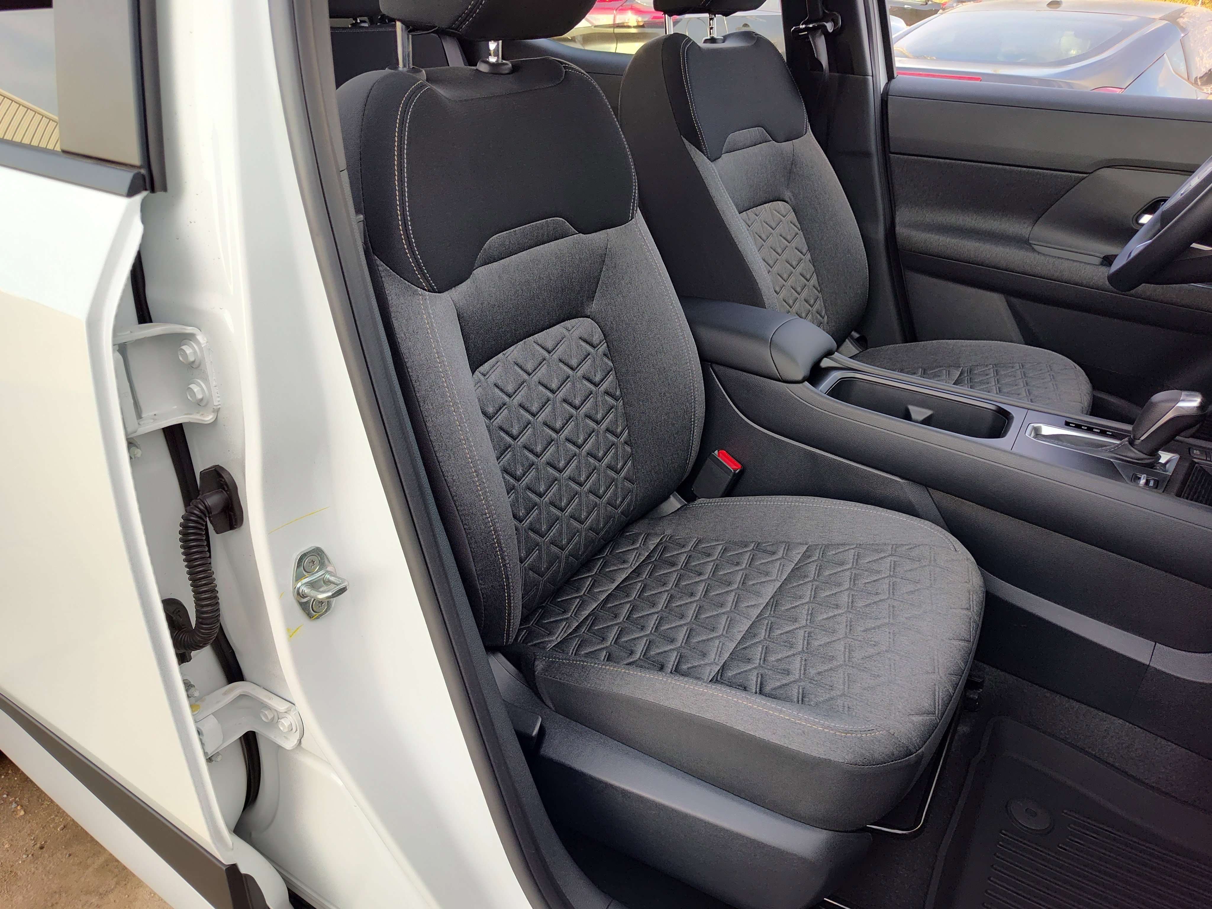 New 2026 Nissan Kicks SV w/ SV Premium Package image 12