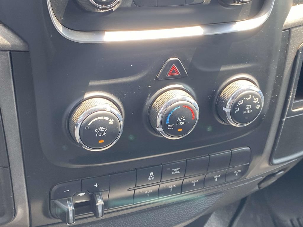 Used 2018 RAM 3500 Tradesman w/ Chrome Appearance Group RWD image 24